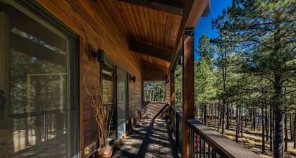 Beautiful, Huge Home on Golf Course and close to Ski Resort. Recently Renovated!