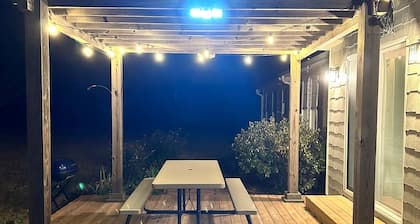 Sovereign Cottage - Hot Tub/Outdoor Space/10 Acres Farm Land.
4 Bedrooms 3 Baths