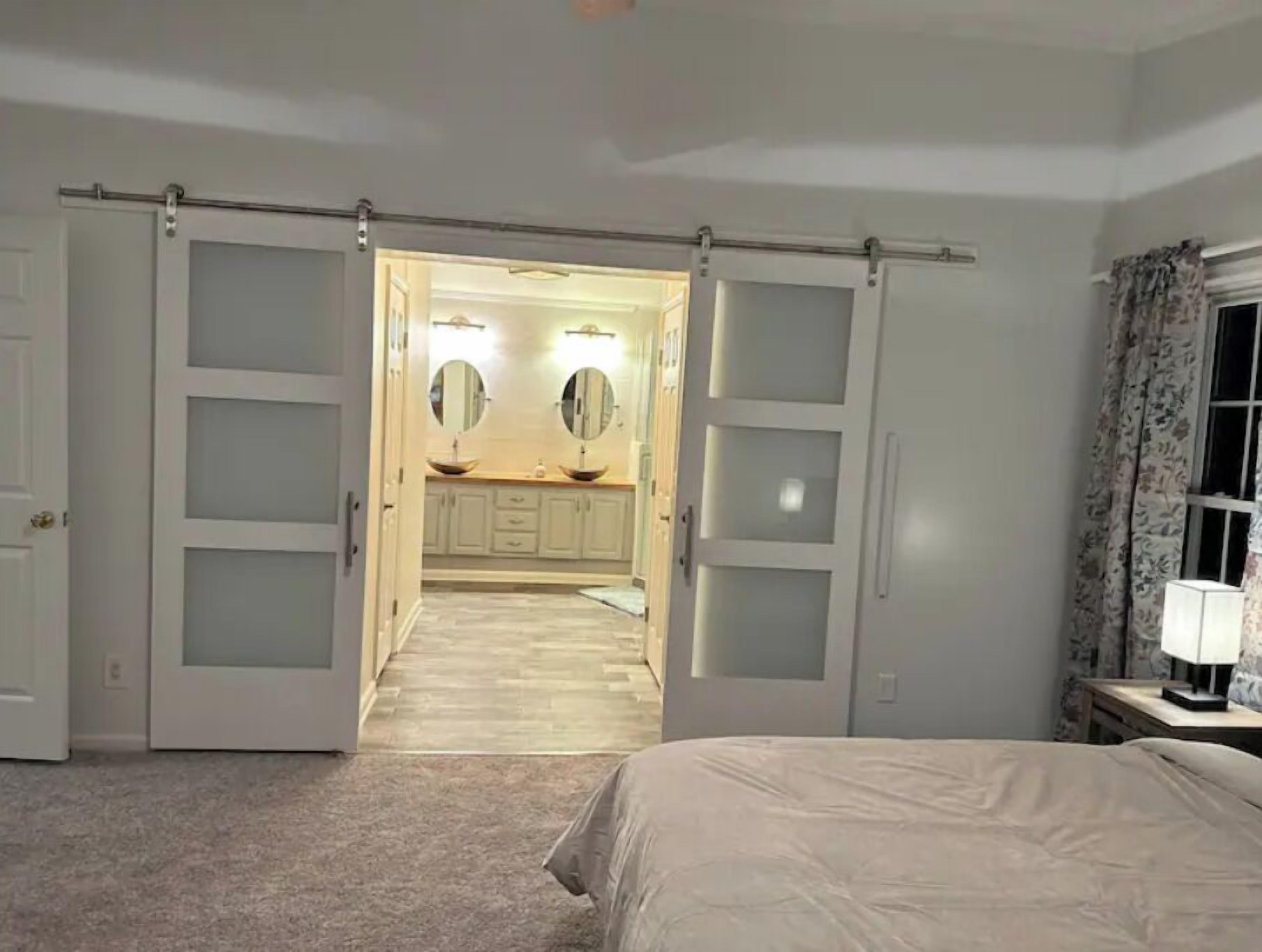 4 chambres, fer et planche à repasser, Wi-Fi, literie fournie