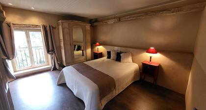 Périgourdine house in the valley of the 5 castles, 8 minutes from Sarlat