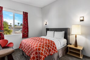 3 chambres, bureau, fer et planche à repasser, accès au Wi-Fi (inclus)