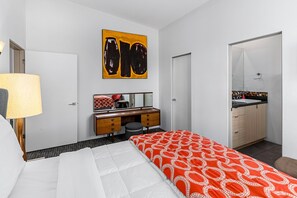 3 bedrooms, desk, iron/ironing board, free WiFi