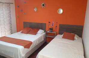 1 habitación y espacio para trabajar con laptop 