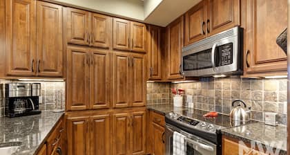 Riverstone Village—2nd Floor Condo, Elegantly Furnished Retreat with a Modern Kitchen!