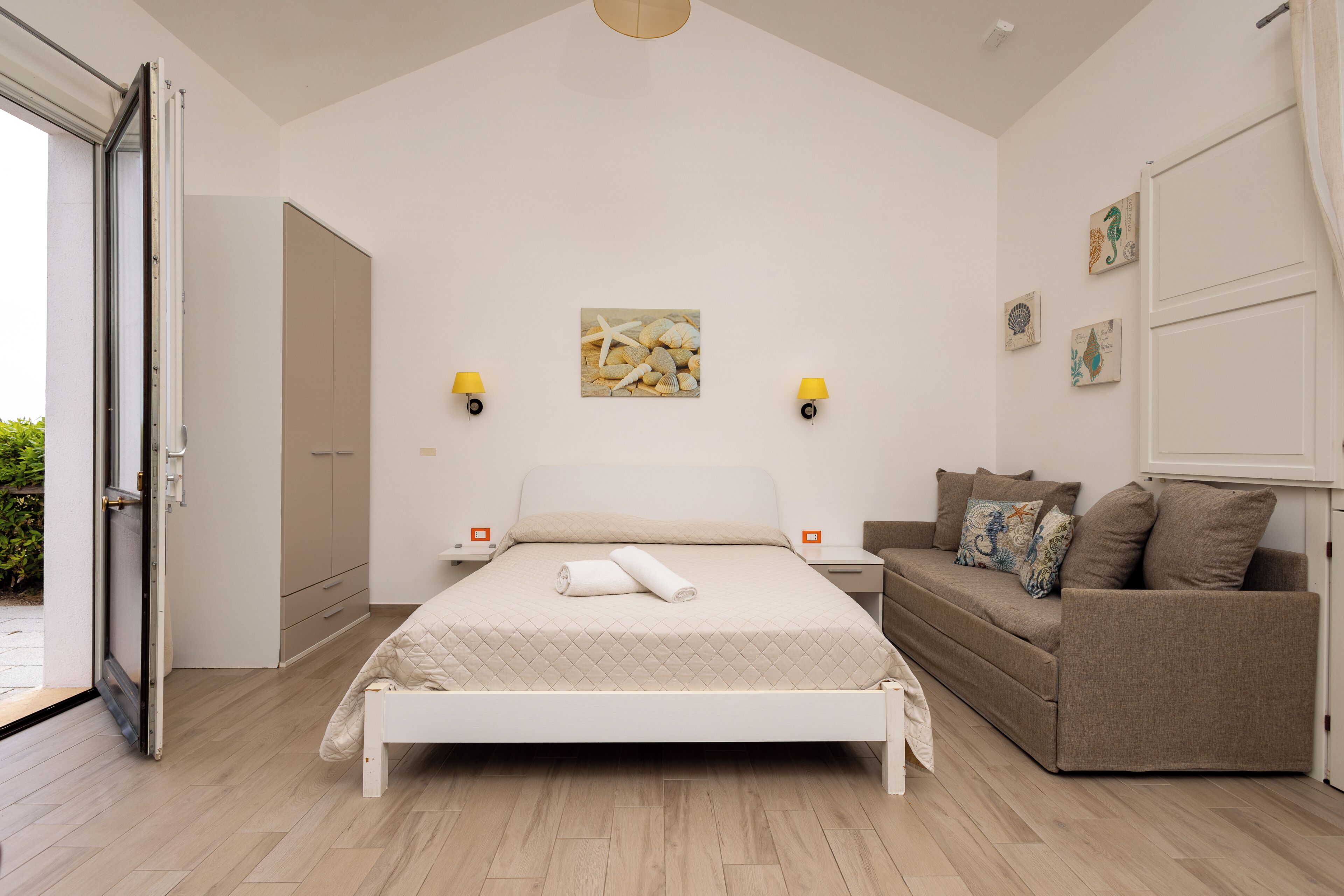 Family Studio | Down comforters, iron/ironing board, travel crib, free WiFi