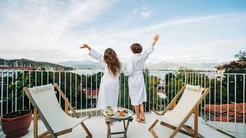 Doppia Luxury, 1 camera da letto, vasca da bagno, vista mare | Terrazza/patio