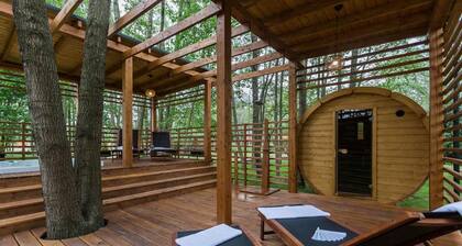 Spacious holiday homes with air conditioning, pool