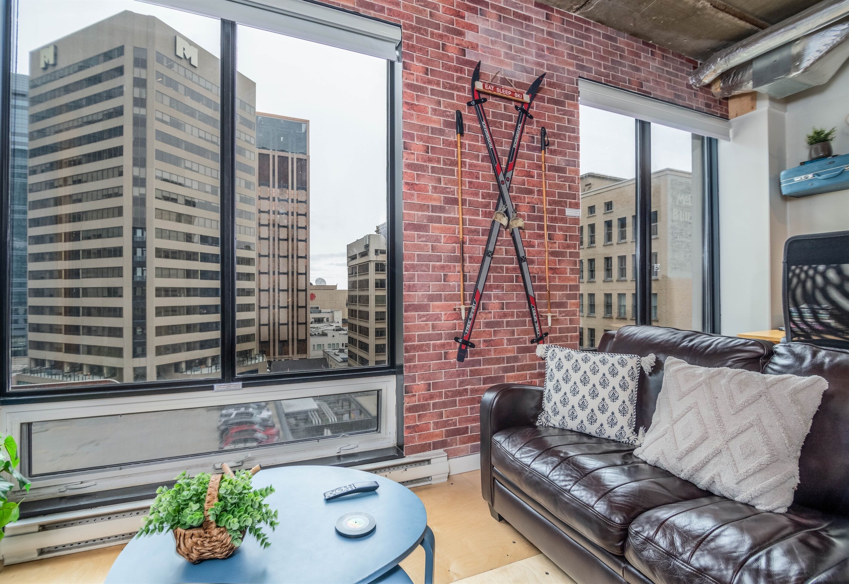 Vintage Ny Style Loft: Ac | Near Rogers | Lrt - Edmonton