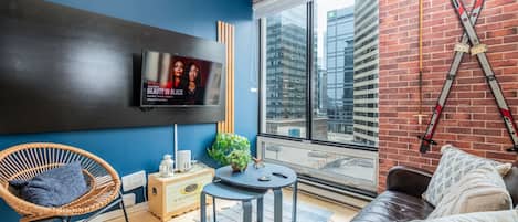 Smart TV, Netflix, servicios de streaming, oficina