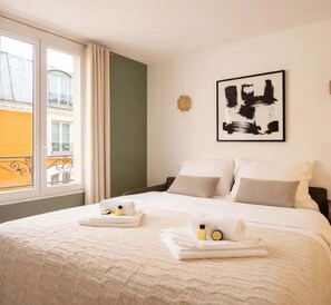 Fer et planche à repasser, Wi-Fi, literie fournie