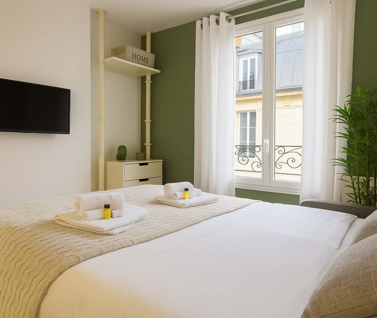 Iron/ironing board, travel crib, WiFi, bed sheets