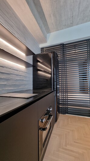 Studio Design | Cuisine privée | Réfrigérateur, un four, cafétière à espresso, bouilloire électrique