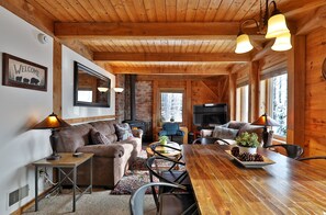 Living area - The Killington Cabin by Killington Vacation Rentals (Killington)