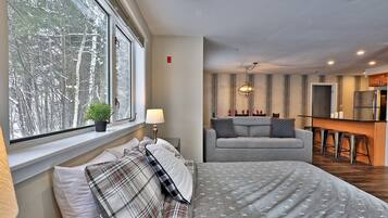 Condo, 2 Bedrooms | Interior