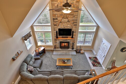 The Queens Croft V2 - Luxury Killington Ski Home. Newer. Better. Ski-ier. 3 Bedroom Home