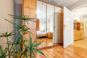 1 Schlafzimmer, Bügeleisen/Bügelbrett, Bettwäsche