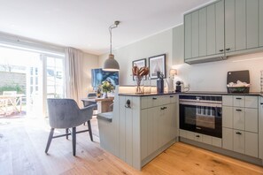 Kühlschrank, Ofen, Herdplatte, Geschirrspüler
