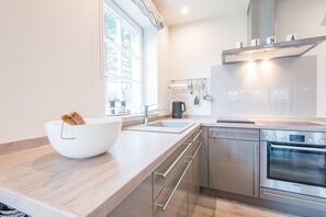 Kühlschrank, Ofen, Herdplatte, Geschirrspüler