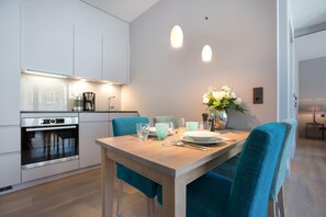 Kühlschrank, Ofen, Herdplatte, Geschirrspüler