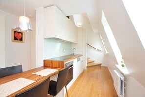 Kühlschrank, Ofen, Herdplatte, Geschirrspüler