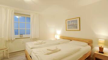 2 makuuhuonetta, silitysrauta/-lauta, ilmainen Wi-Fi, vuodevaatteet