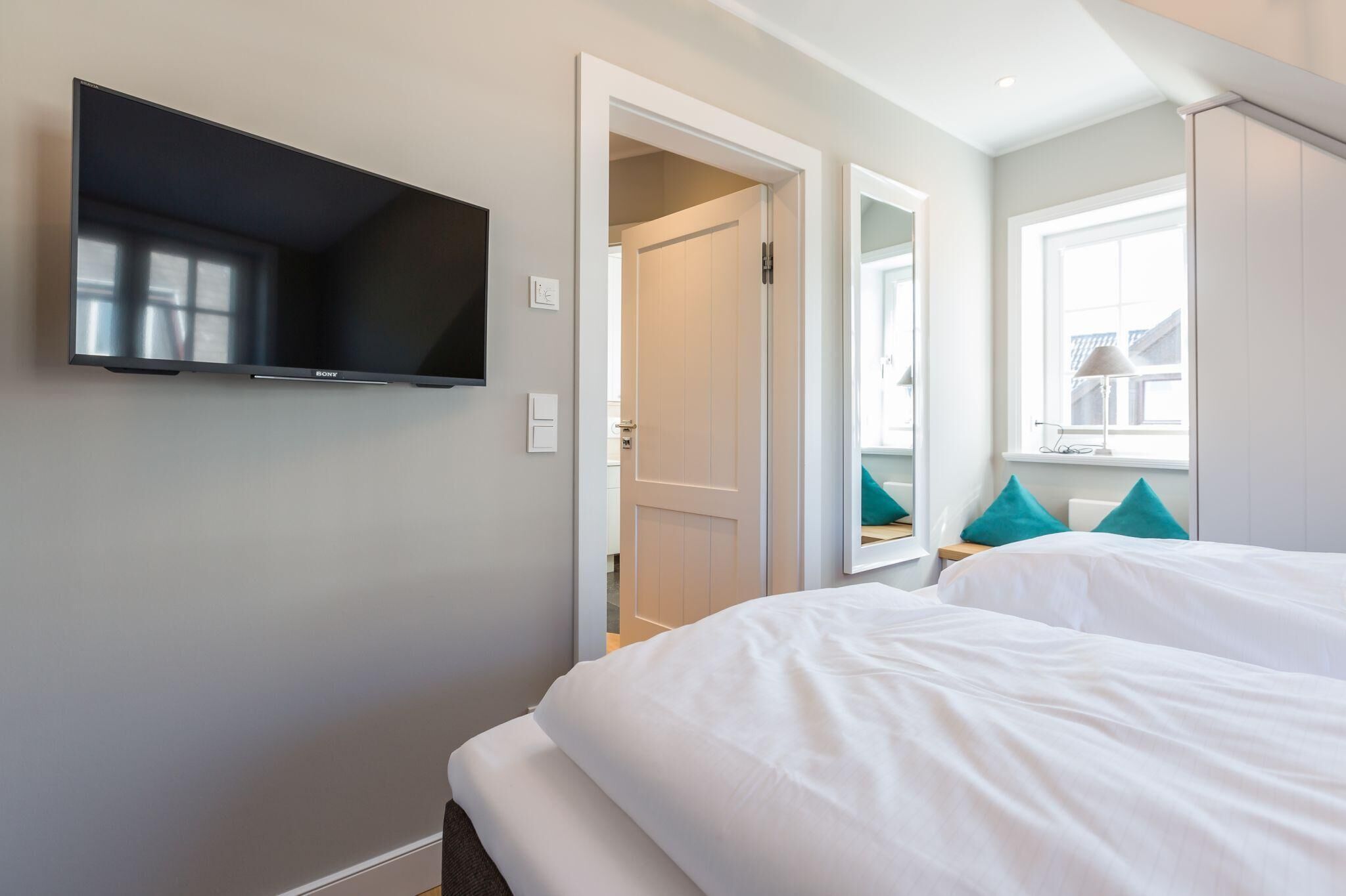 2 slaapkamers, een strijkplank/strijkijzer, gratis wifi, beddengoed