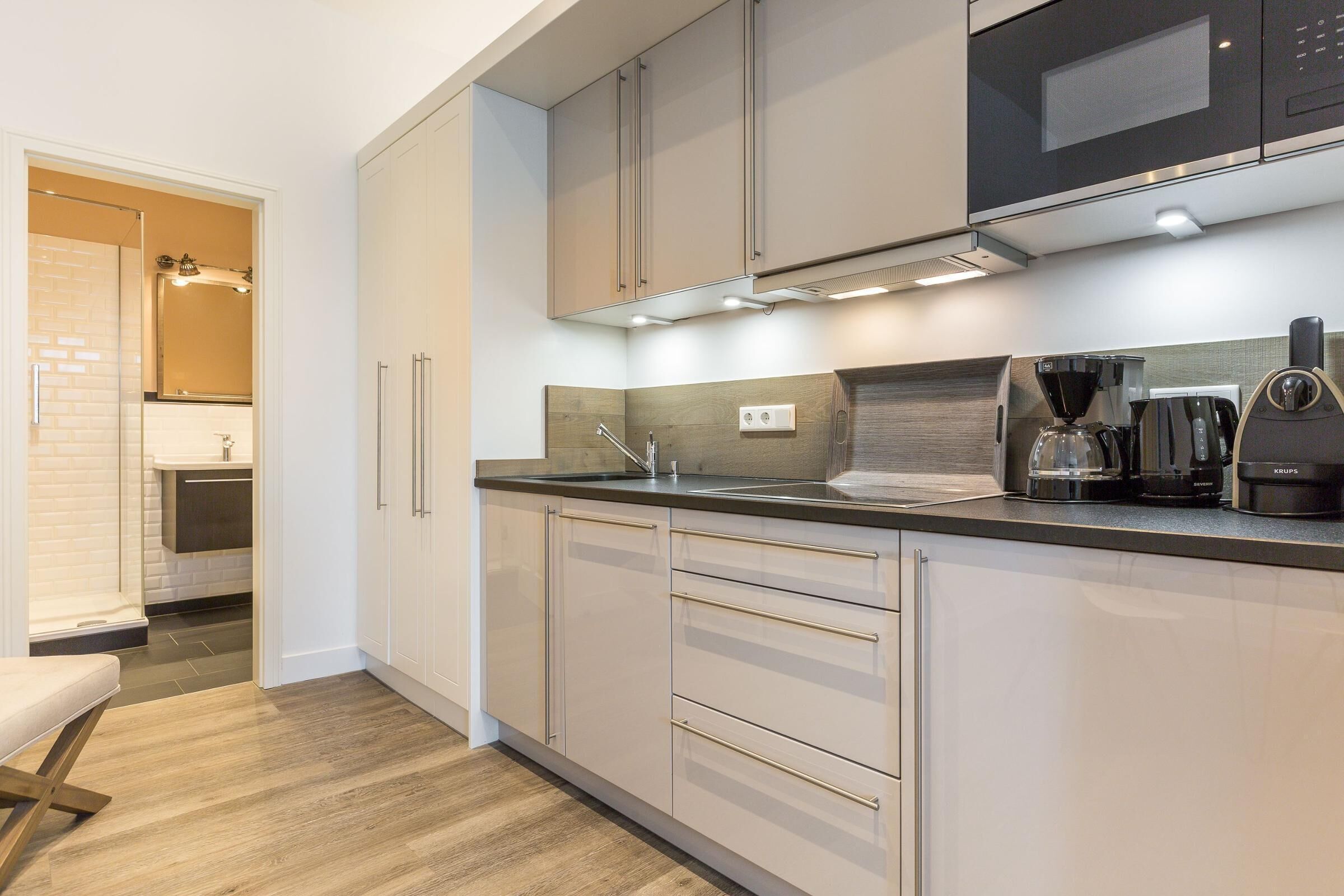 Kühlschrank, Herdplatte, Geschirrspüler