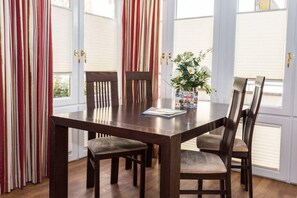 Dining - Gemütlich. Komfortabel. Wellness. Residenz Bismarck, Whg. 6 Objekt-id: Hrb/06 (Westerland)