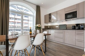 Fridge, stovetop, dishwasher, coffee/tea maker - Ausblick. Komfortabel. Südbalkon (Westerland)