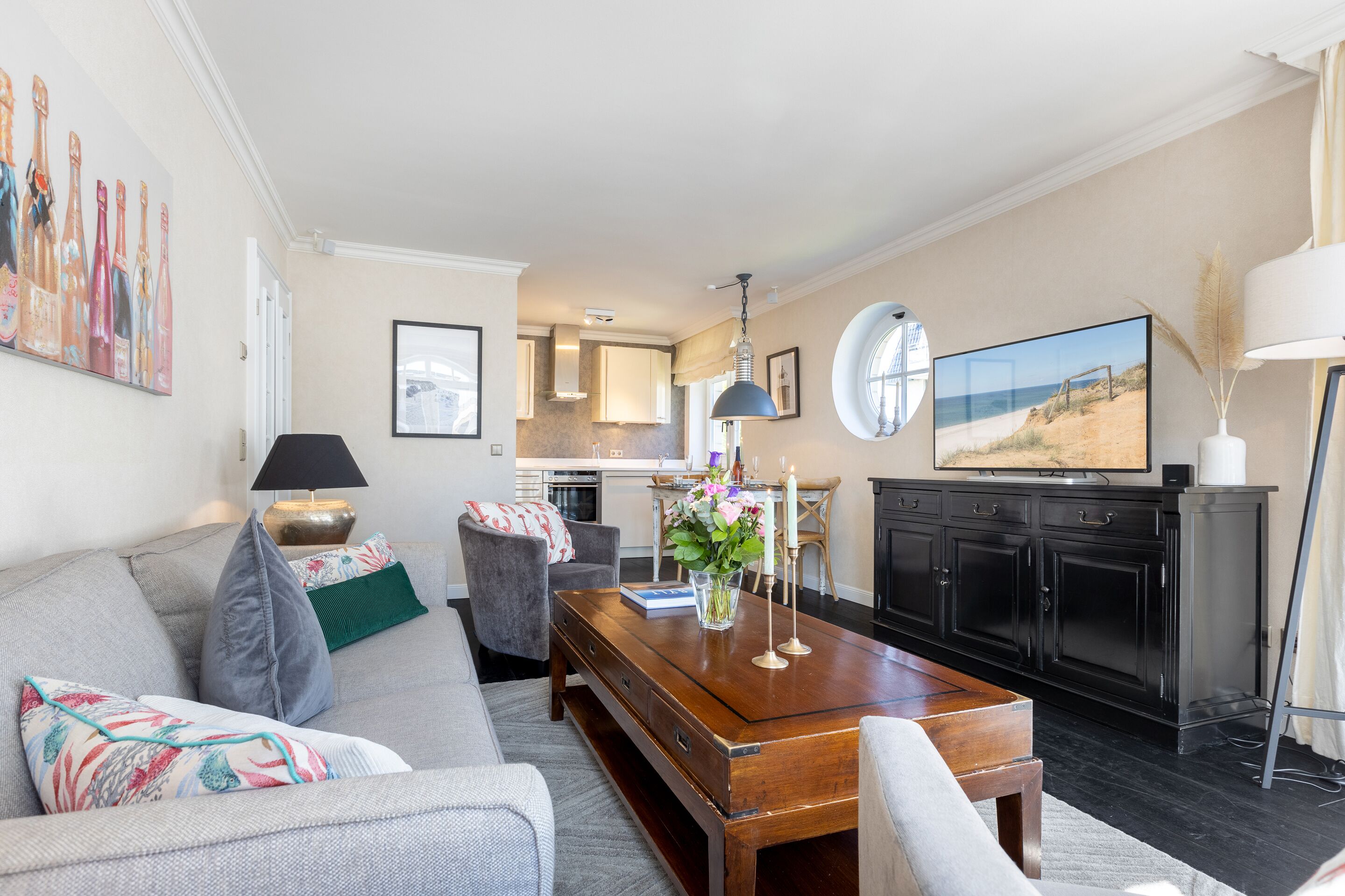 Een televisie en een dvd-speler