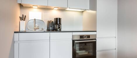 Réfrigérateur, four, plaque de cuisson, lave-vaisselle