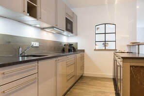 Fridge, stovetop, dishwasher, coffee/tea maker - Großzügig. Ausblick. Wellness (Westerland)