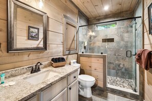 Douche, articles de toilette écologiques, séchoir à cheveux