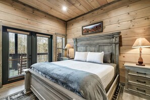 3 habitaciones, tabla de planchar con plancha y cuna de viaje