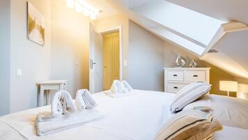 2 chambres, fer et planche à repasser, Wi-Fi gratuit, draps fournis