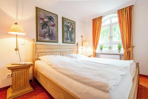 1 dormitorio, tabla de planchar con plancha, wifi gratis y ropa de cama