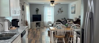 Cozy home/workspace minutes from Dalton and I-75