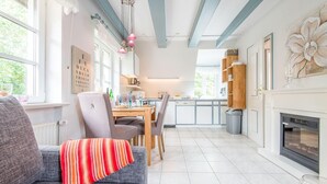 Uklassifisert bilde, 3 av 34, knapp