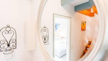 1 chambre, fer et planche Ă repasser, Wi-Fi gratuit, draps fournis