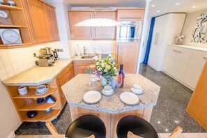 Kühlschrank, Ofen, Herdplatte, Geschirrspüler