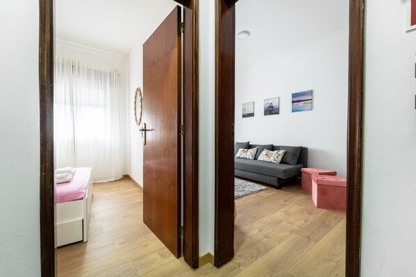 1 quarto, Wi-Fi de cortesia, roupa de cama