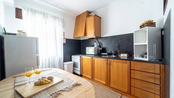 Frigorifero, microonde, forno, macchina per tè/caffè