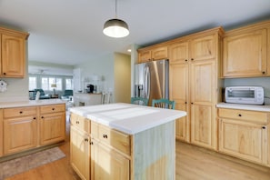 Interior - Westerly Retreat ~ 1/4 Mi to Private Beach! (Westerly)
