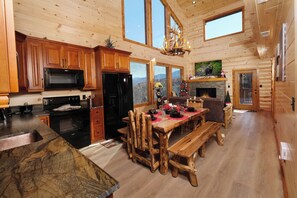 Dining - Chestnut Tower - Stunning mountain views, steamy hot tub, and a pool table! (Gatlinburg)