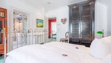 3 slaapkamers, een strijkplank/strijkijzer, gratis wifi, beddengoed
