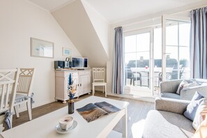 TV, DVD player - Hell. Freundlich. Südbalkon. Objekt-id: Hf/07 (Westerland)