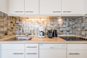 Kühlschrank, Herdplatte, Geschirrspüler