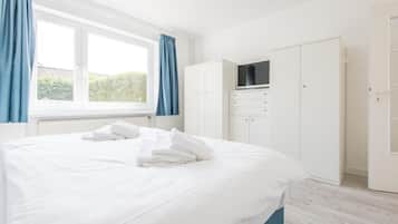 1 bedroom, iron/ironing board, free WiFi, bed sheets