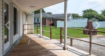 4BR/4BA House w/yard & Parking/ near Nashville