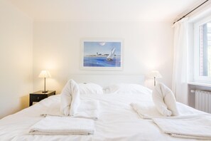 4 Schlafzimmer, Schreibtisch, Bügeleisen/Bügelbrett, kostenloses WLAN